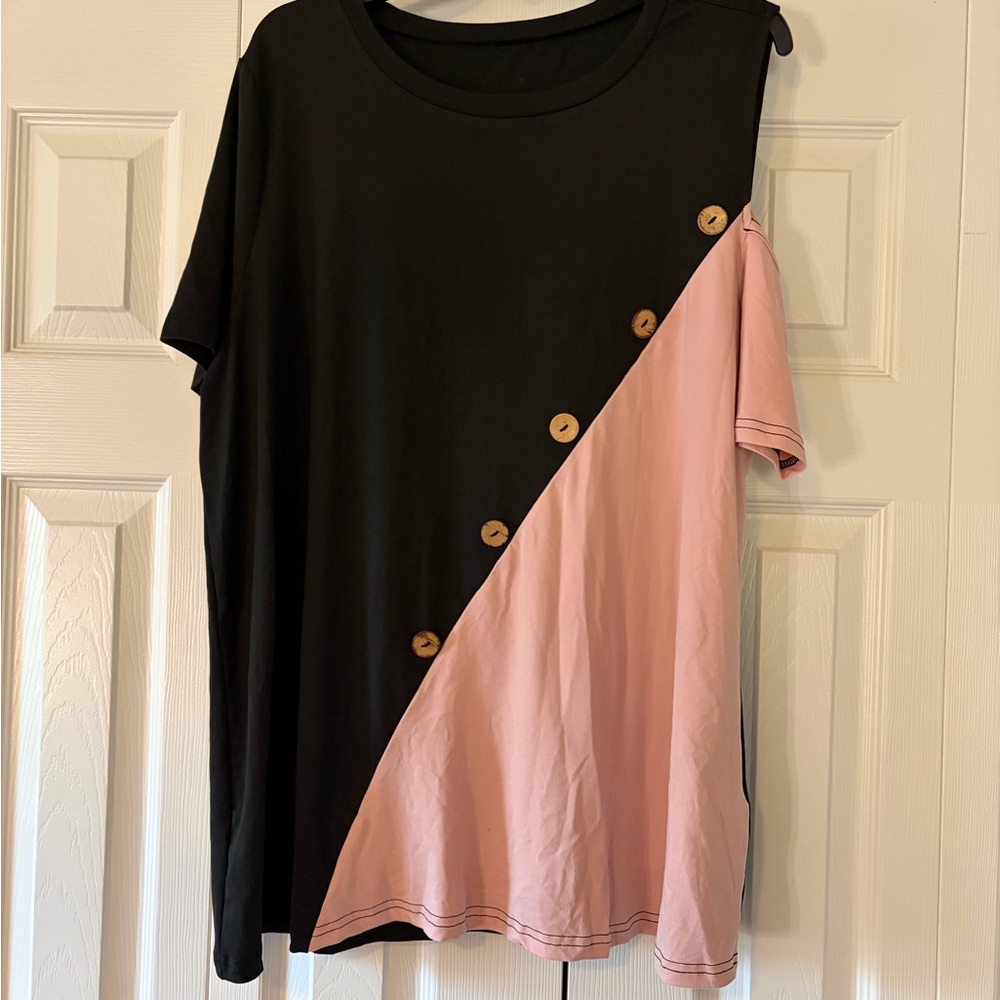 SHEIN Black and Pink Diagonal Button Accent Short Sleeve Top